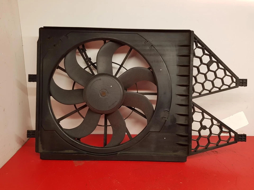 2011 VOLKSWAGEN POLO 1.6L DIESEL COOLING FAN — 第 1/4 张图片