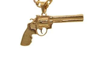 Pistola Revolver Medalla con Cadena Oro Chapado Acero Inoxidable Dije NUEVO - Picture 1 of 3