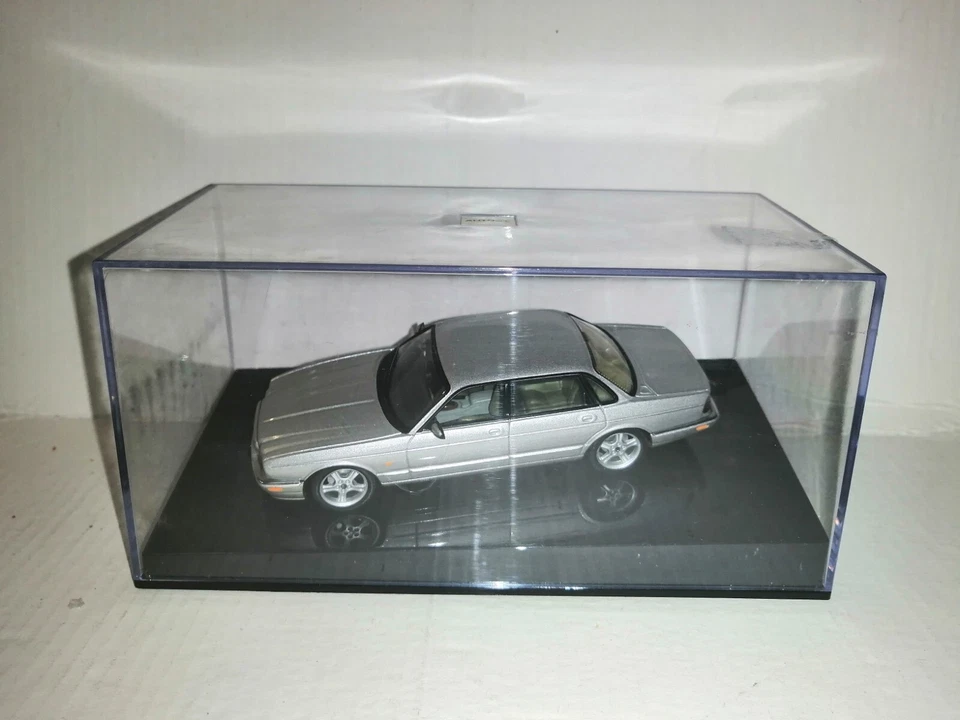 JAGUAR XJR/XJ8 AUTOART SCALA 1/43 - Immagine 1 di 1