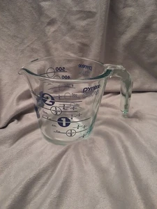 PYREX 100th Anniversary Limited Edition 2 Cup/ 500ml Measuring Cup BLUE USA - Picture 1 of 5