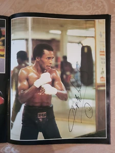 Dual Autographed 1981 SUGAR RAY LEONARD vs THOMAS HEARNS Official Program - Picture 1 of 3