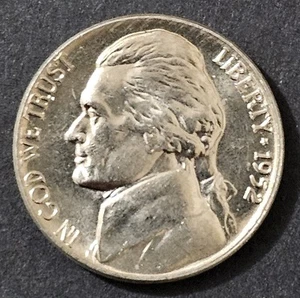 Uncirculated 1952-D Denver Mint Jefferson Nickel  - Picture 1 of 2