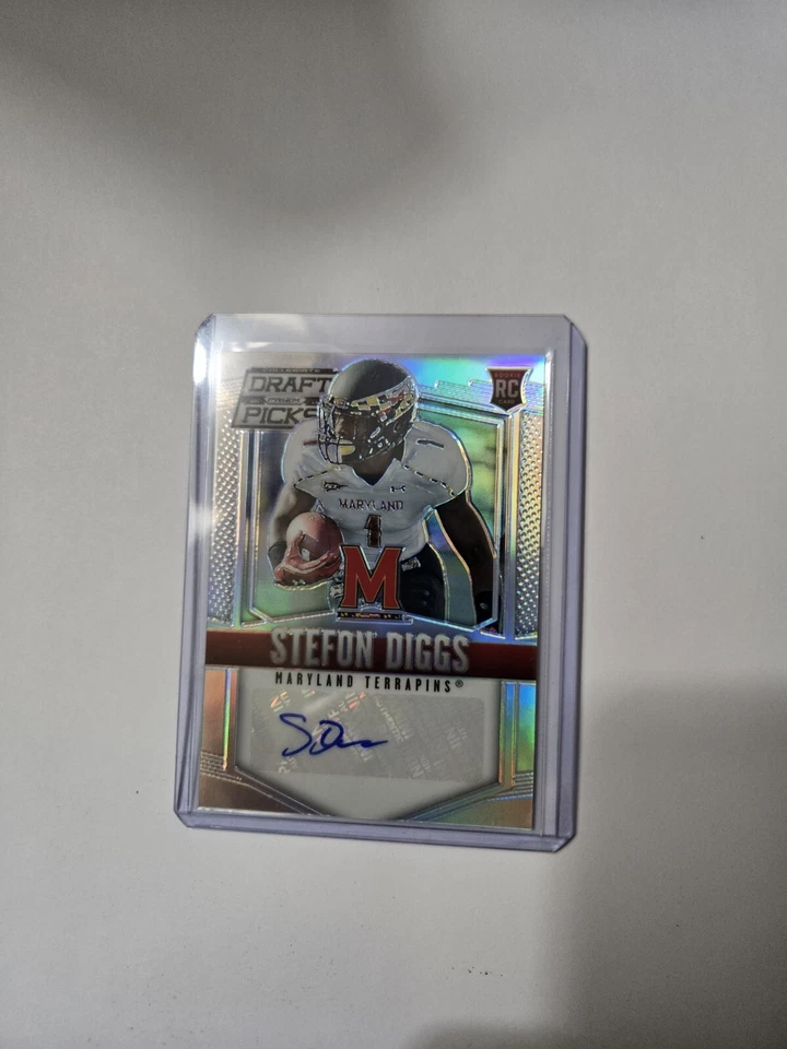 2015 Panini Prizm Draft Picks Stefon Diggs Rookie Auto - Image 1 of 1