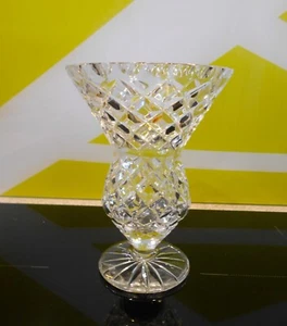 VINTAGE CRYSTAL FOOTED VASE - THISTLE SHAPE DIAMOND PATTERN 15cm - Picture 1 of 6