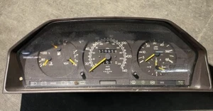 Mercedes W124 E300D 1995 velocímetro cuadro de instrumentos medidor fabricante de equipos originales 319 k millas OEM - Imagen 1 de 6
