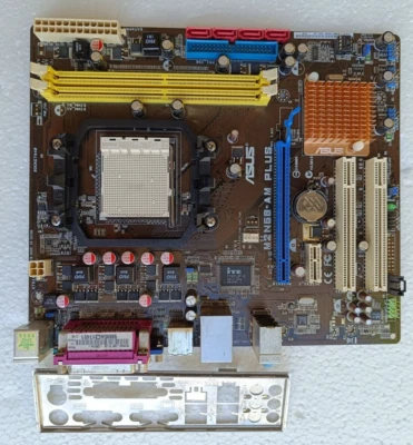 💻 Scheda madre Asus M2N68-AM PLUS TESTATA AMD AM2 Geforce 7025 nForce 630a DDR2 - Immagine 1 di 4