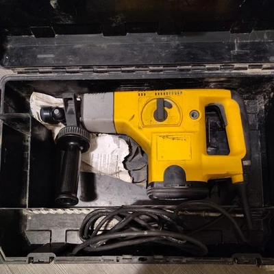 DeWalt Rotary Hammer DW531 120V Corded Electric 1000Watts - Image 1 of 3