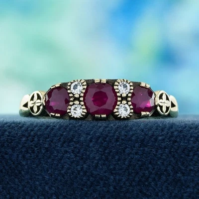 9K Yellow Gold Ruby and White Sapphire Vintage Style Three stone Ring - Image 1 of 4