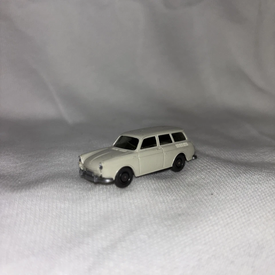 Escala HO Wiking, Volkswagen 1500 Variant Automóvil, Color Blanco Foto 1 de 4