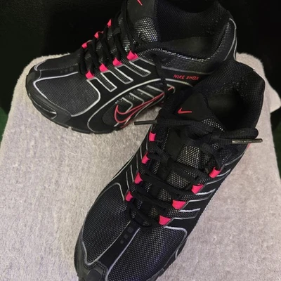 Nike Shox Navina 2010 Feminino Tamanho 9.5 Preto Brilhante Pnk BENEFÍCIOS CARIDADE =^..^=   - Imagem 1 de 4