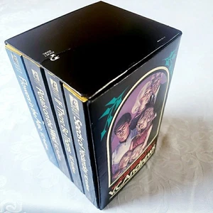 V.C. Andrews Dollanganger 4 Book Box Set Flowers In The Attic Vintage - Picture 1 of 21