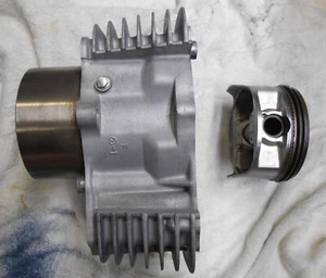 Kawasaki vn1500 A2 1988 front cylinder / barrel and piston - Picture 1 of 10