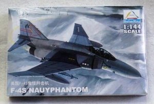 Flugzeug Kämpfer Militär Modell Montagesatz 1/144 US F-4S NAUYPHANTOM 80419 - Bild 1 von 8