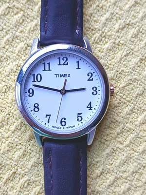 Orologio da donna con cinturino in pelle tono argento funzione Timex Indiglo - Immagine 1 di 4