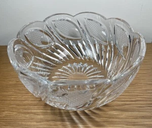 Exceptional Quality 3.5 x 7 inch Heavy Cut Glass Crystal Bowl Leaf Design - Picture 1 of 14
