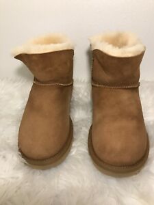Women's UGG Chestnut Suede Ankle Fur Boots Size 9