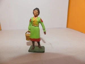 FIGURINE STARLUX INDIENNE TUNIQUE VERTE PORTE UN SEAU - Picture 1 of 3