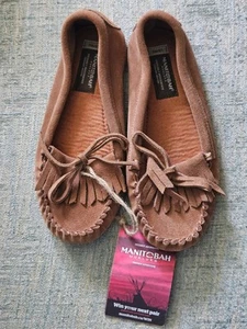 NEW Manitobah Mukluks Moccasins Leather Unisex Women's 8 Men's 6 - Picture 1 of 11