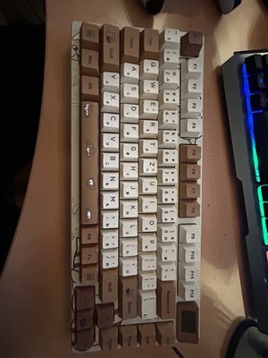 Gaming Tastatur 75 Prozent mit RGB-Beleuchtung - Bild 1 von 2