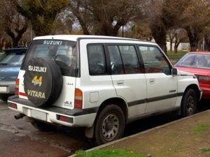 For Suzuki Vitara SE416 Escudo Sidekick 4-Door Out Beltline Weatherstrip Rubber - Picture 1 of 3