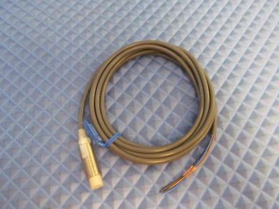 New Omron Proximity Sensor E2E-X5ME1 24VDC  - Image 1 of 2