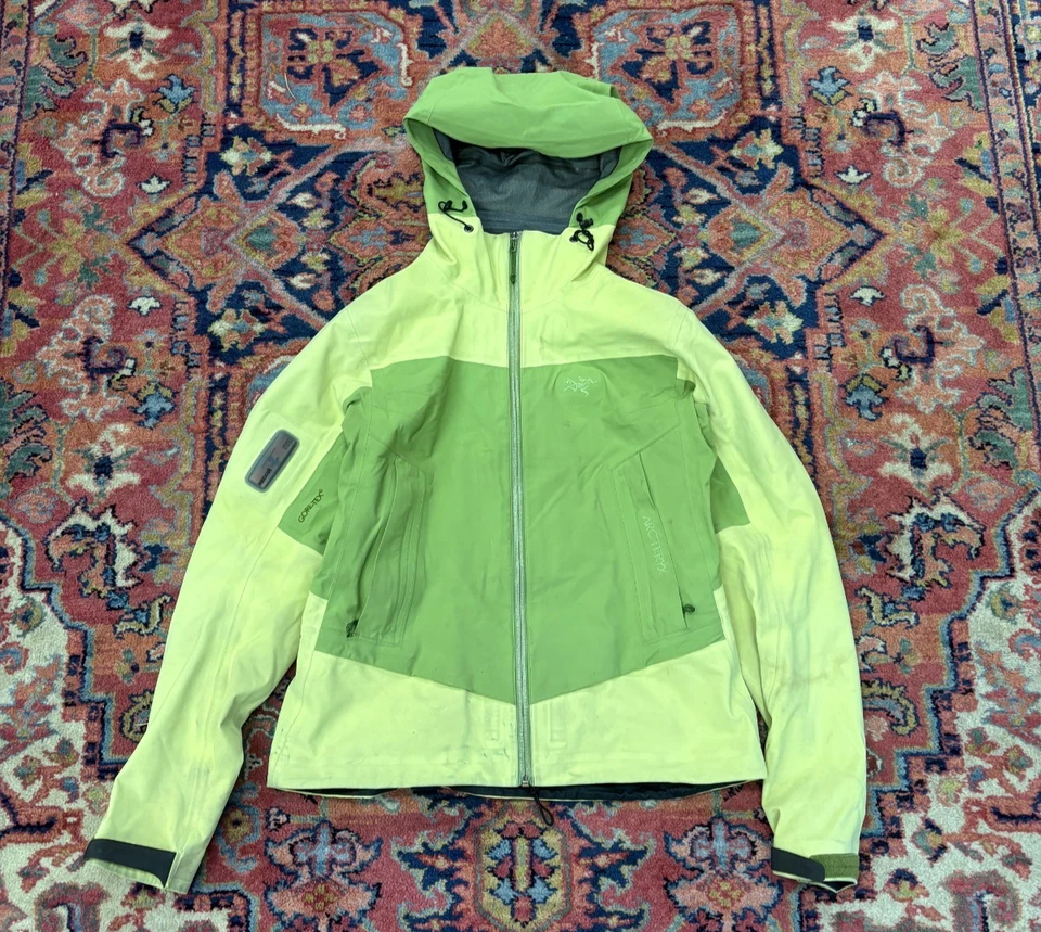 ARCTERYX Gore-Tex Pro Shell Recco Jacket Size S/P Green - Image 1 of 4