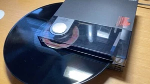 Tocadiscos Sony PS-Q9 Ultra Compacto Transmisión Directa Transmisor FM Totalmente Funcional - Imagen 1 de 8