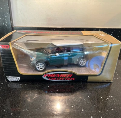 Mini Cooper Motormax 1:18 Diecast Model Car – Boxed, metallic green - Image 1 of 4