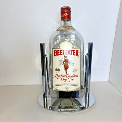 Botella de ginebra seca destilada Beefeater London de colección de 1,75 L cuna de vertido cromada LE Foto 1 de 4