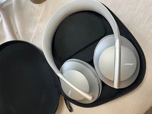 Bose Noise Cancelling 700 Bluetooth Headphones - Silver - Picture 1 of 8
