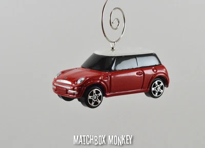 Rosso su Misura Hard Top 2 Porta Austin Mini Cooper Natale Ornamento 1/64 Auto - Immagine 1 di 4