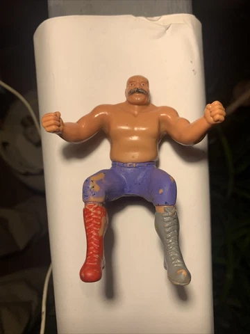 IRON SHEIK Thumb Finger Puppet Figure WWF WWE Wrestling 1985 TITAN LJN 4” VTG Cover