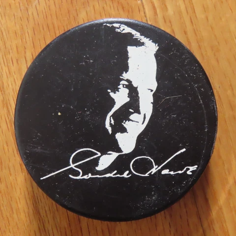 Vintage "I Celebrated GORDIE HOWE's 50th BIRTHDAY" March 31, 1978 WHALERS Puck Cover