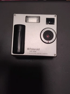 Digital Camera Polaroid pdc 3030 F 2.8 f=8.4 mm  For SPARE PARTS - Image 1 of 4