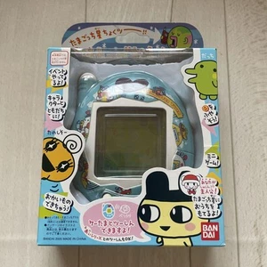 BANDAI O-uchi no Deka Tamagotchi Virtual Pet Big Blue Ver 2005 Town - Imagen 1 de 6
