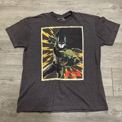 Camiseta gris Batman vs Superman Dawn of Justice para hombre talla grande Foto 1 de 4