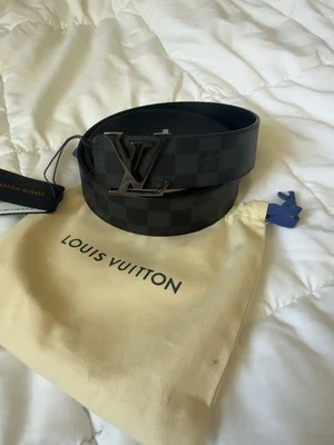 Cinturón reversible Louis Vuitton LV Initiales 40 mm M0213 grafito auténtico 90 CM Foto 1 de 4