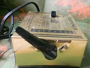 MRC Trainpack #100 Model Train Power-pack  output - 15VDC & 17VAC - Picture 1 of 5