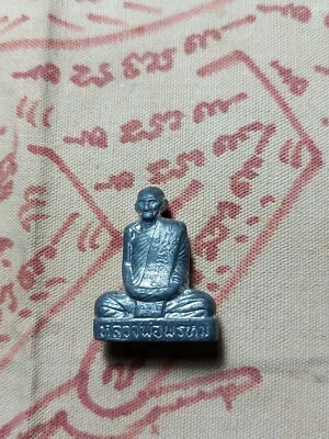 Amuleto de Buda Tailandés Phra Pidta LP Baile de graduación Wat Songkae Potente Colgante. Foto 1 de 2