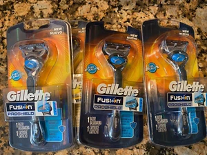 Gillette Fusion ProShield Chill Razor FlexBall Handle one Cartridge - lot of 4 - Picture 1 of 2