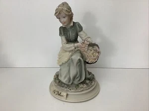Figura A Belcari Capodimonte Querida Niña Escogiendo Flores 15,25 cm Alto - Imagen 1 de 10