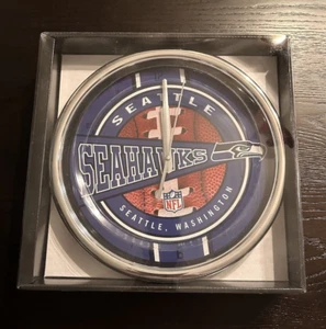 Verkauf! NFL Seattle Seahawks 12" Runde Chrom Wanduhr Fan Höhle Dekor WH - Bild 1 von 3