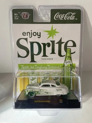 Máquinas M2 Chase Coca Cola Sprite 1949 Mercury Custom Chase 1:64 Foto 1 de 4