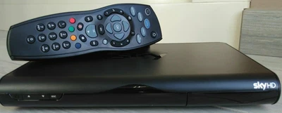Decoder sky HD con digitale integrato dzs3001ns LEGGE TUTTE LE SCHEDE SKY IN HD - Immagine 1 di 2