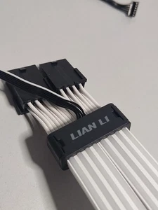 Lian Li Strimer Plus  - 2x 8-Pin ATX Verlängerungskabel RGB - Bild 1 von 6