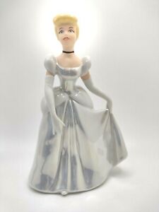 Vintage Disney Princess Cinderella Figurine Porcelain Figure 6” Tall
