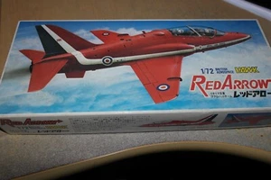FUJIMI 1:72 BRITISH AEROSPACE  HAWK  RED ARROWS - Picture 1 of 2