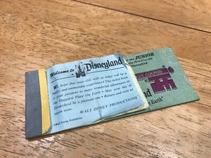 DISNEYLAND FULL TICKET BOOK, MAGIC KEY COUPON BOOK, Complete Junior 11 Tickets - Picture 1 of 4