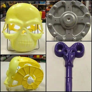 H-G Toys - Masters Of The Universe Skeletor Mask, Shield And Staff (Some Wear) - Picture 1 of 9