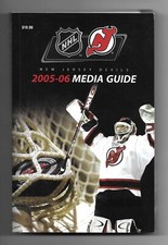 2005-06 NEW JERSEY DEVILS MEDIA GUIDE - YEARBOOK MARTIN BRODEUR 2006 NHL - MINT
